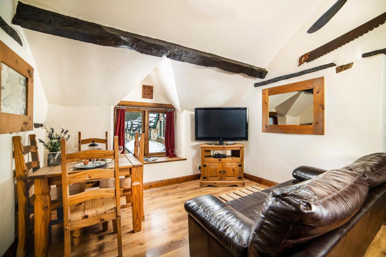 Villa Nant Ucha Farm à Acrefair Extérieur photo